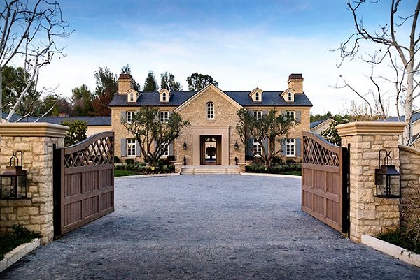 image-of-Kanye-West-california-mansion