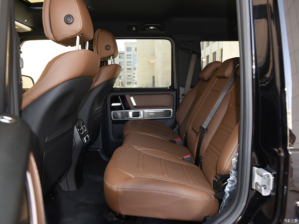 image-of-Mercedes-Benz-G350-interior-view