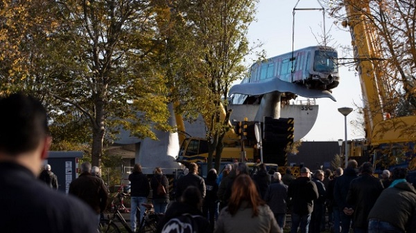 image-of-crashed-metro-train-saved-by-whail-tail-in-netherlands
