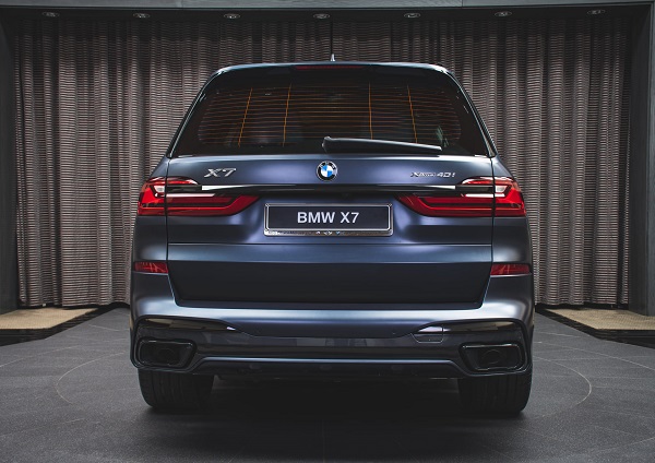 image-of-BMW-X7-Dark-Shadow-Edition