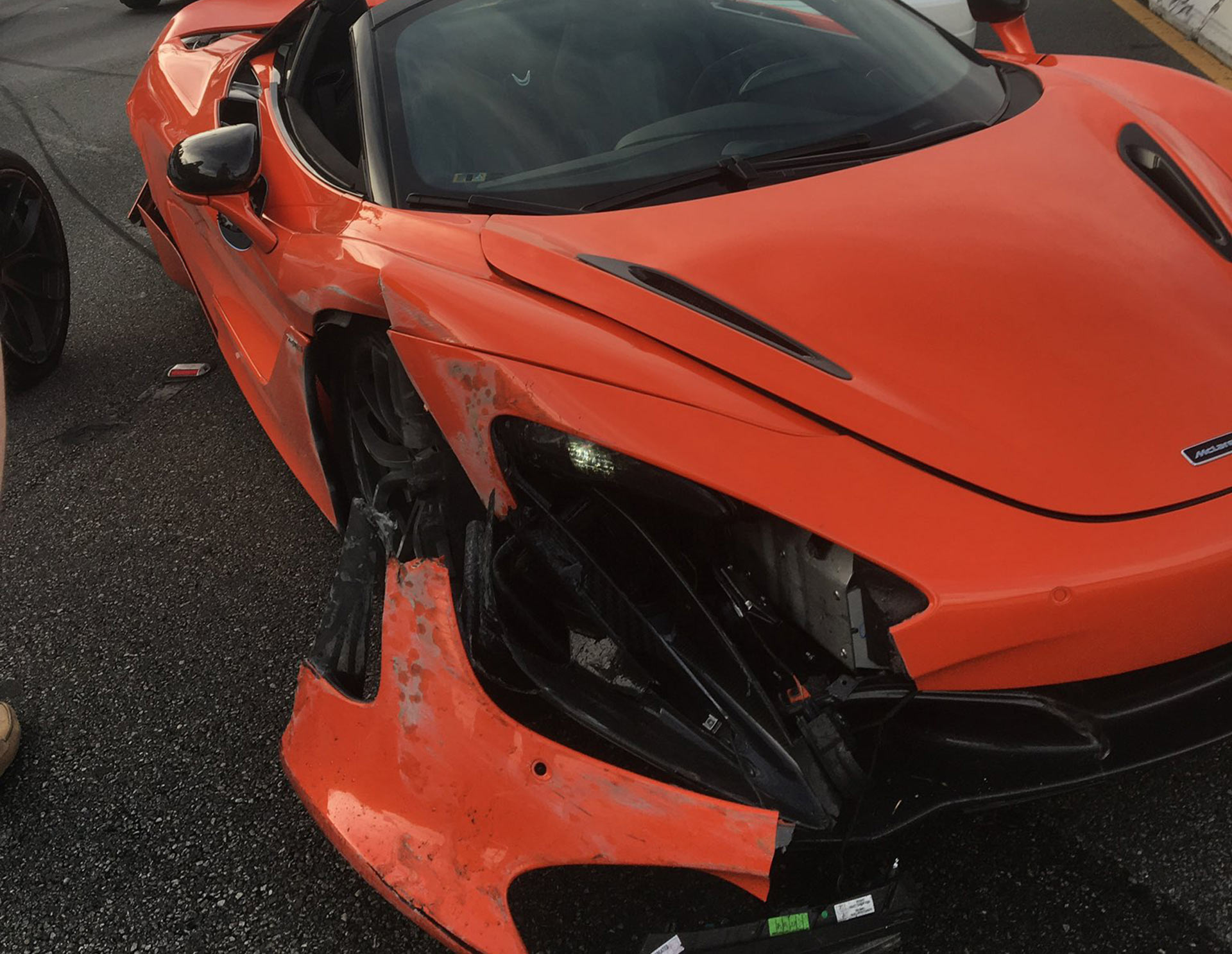 Rented-McLaren-720S-totaled-while-racing-Lamborghini-Huracan-in-California