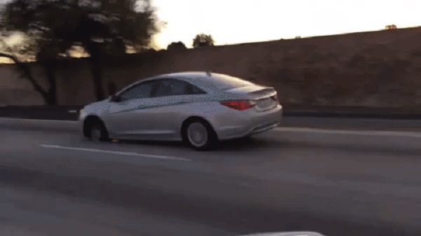 image-of-Hyundai-sonata-on-highway-without-tires