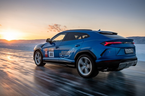 image-of-Lamborghini-Urus-set-new-record-on-ice