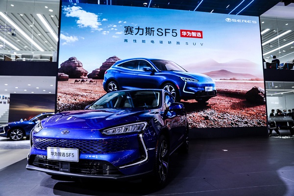 image-of-huawei-seres-SF5-first-car