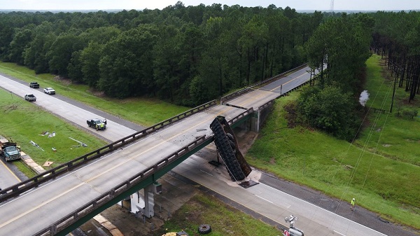 image-of-Dump-Truck-Crashes-Into-Georgia-Bridge