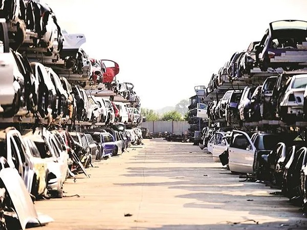 photo-of-car-parts-at-junk-yard
